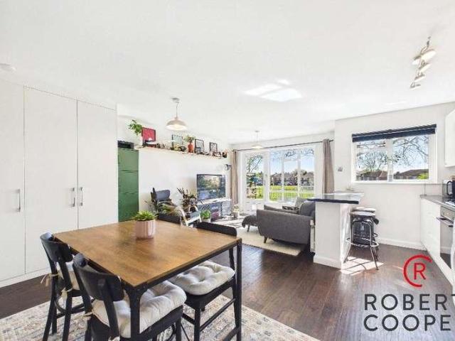 Flat for sale in Greater London