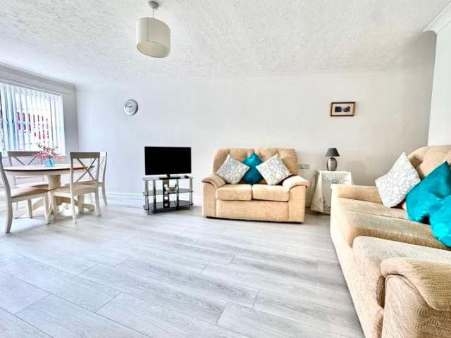 Flat for sale in Swanage, East Dorset