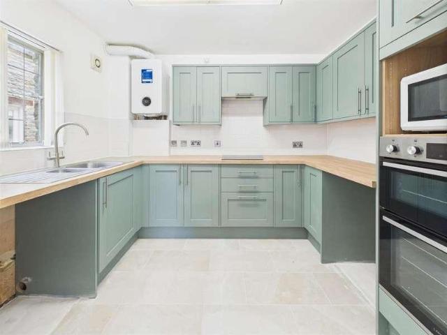 Flat for sale in Black Bourton, Oxfordshire