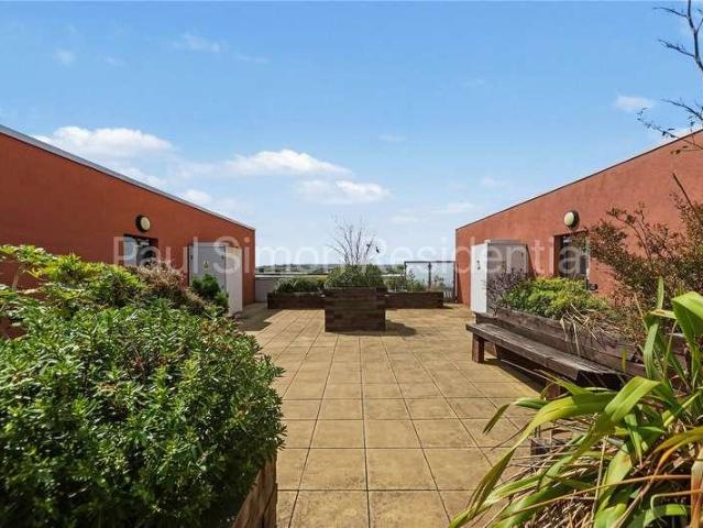 Flat for sale in Greater London
