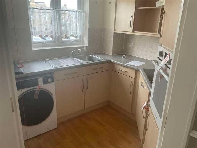 Flat for sale in Oxenden, The Bridge