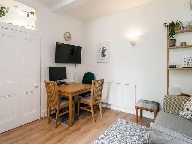 Flat for sale in Gorgie/Dalry, Scotland