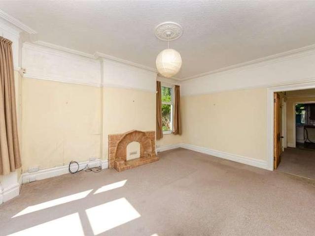 Flat for sale in Colwyn Bay, Wales