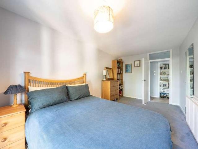 Flat for sale in London Borough of Lewisham, Forest Hill