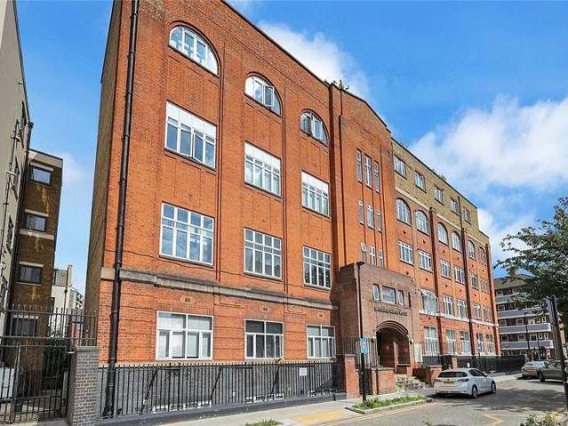 Flat for sale in St. George in the East, Whitechapel