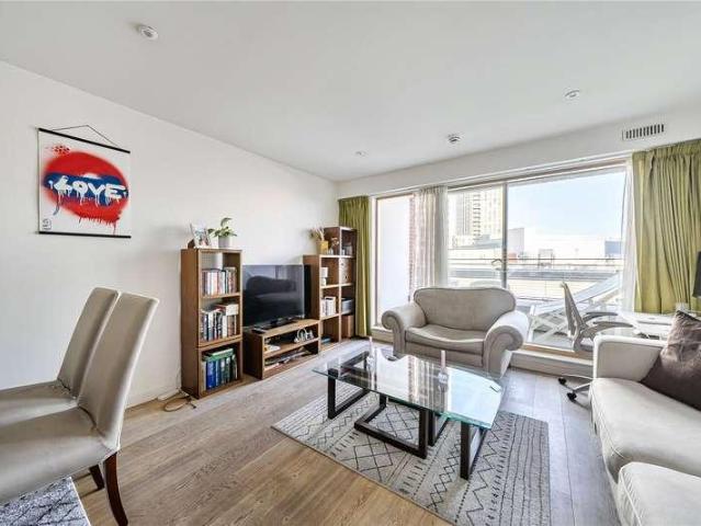 Flat for sale in Wandsworth, Greater London