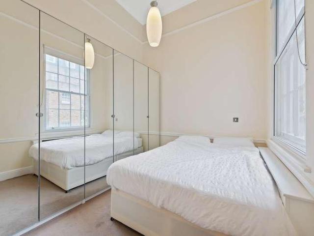 Flat for sale in Marylebone, Greater London