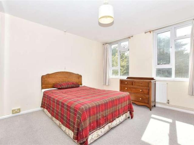 Flat for sale in Thurston Park, The Bridge