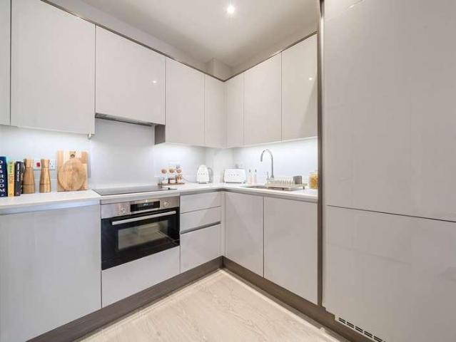 Flat for sale in Greater London