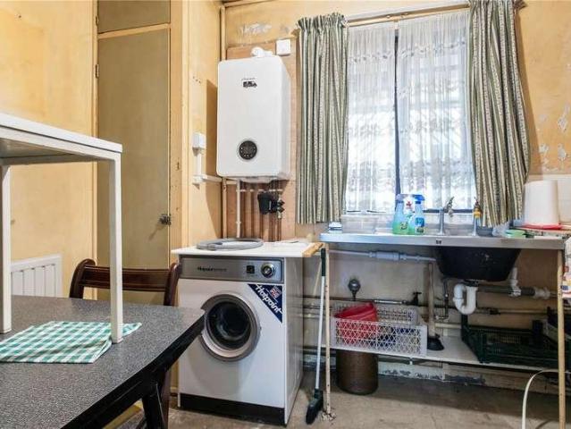 Flat for sale in Islington, Greater London