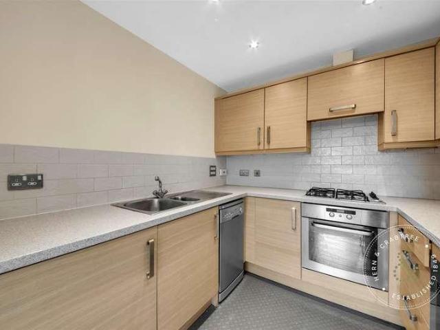 Flat for sale in Canton, Cardiff
