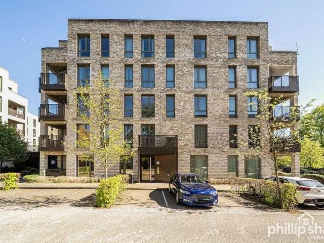 Flat for sale in Greater London