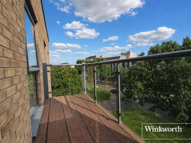 Flat for sale in Borehamwood, Hertsmere