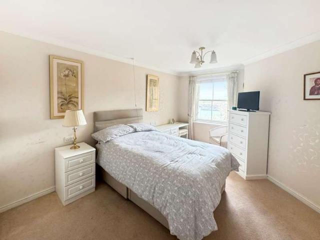 Flat for sale in Windmill Hill, Hamerton