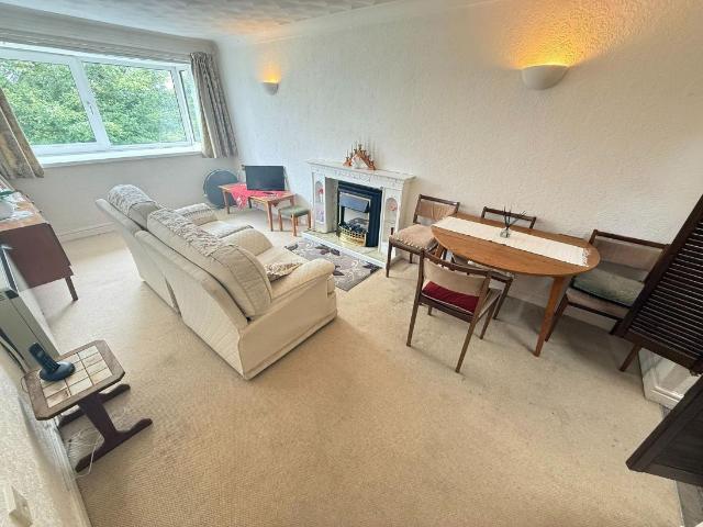 Flat for sale in Liverpool, Kennessee Green
