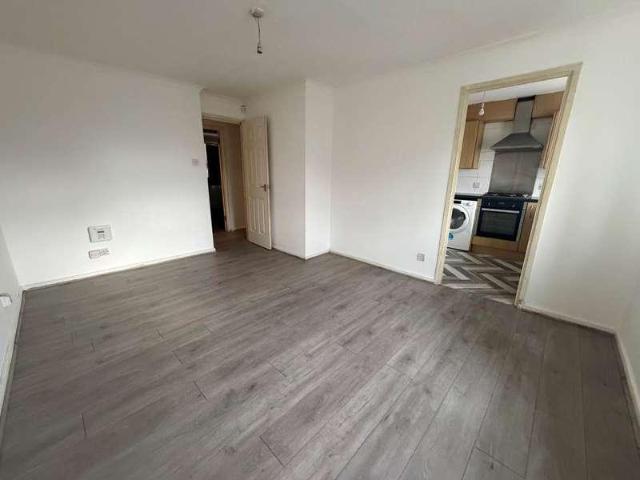 Flat for sale in Beckton, Greater London
