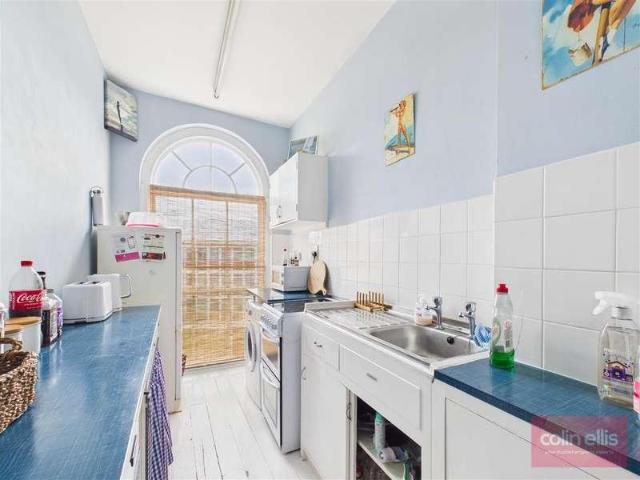 Flat for sale in The Old Town, Scarborough
