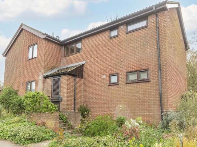 Flat for sale in Burgh St Peter, Norfolk