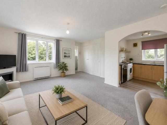 Flat for sale in Old Malden, Greater London