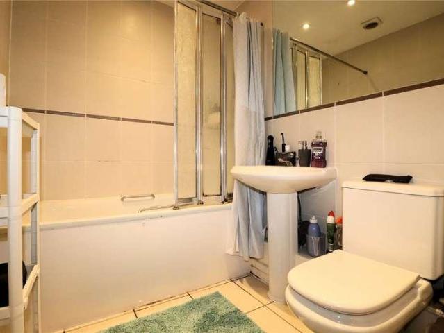 Flat for sale in Horsell, Woking