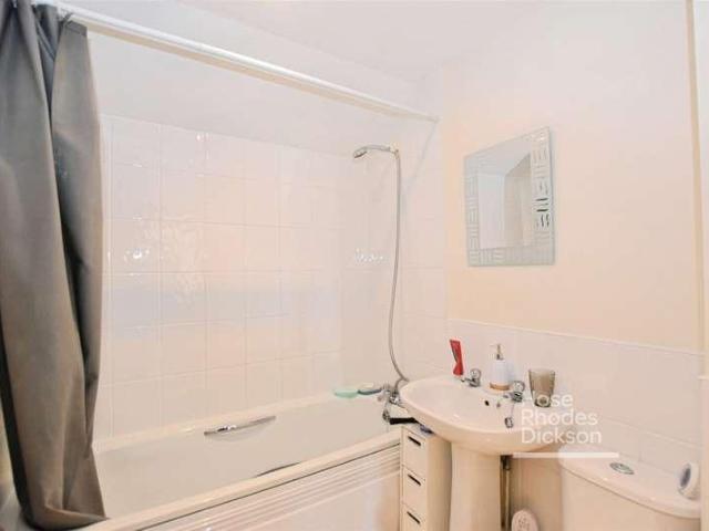 Flat for sale in Cowes, Isle Of Wight