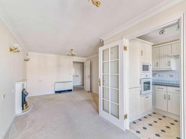 Flat for sale in Weston-super-mare, North Somerset