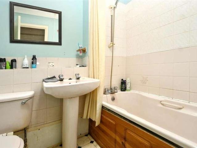 Flat for sale in Eastbourne, East Sussex