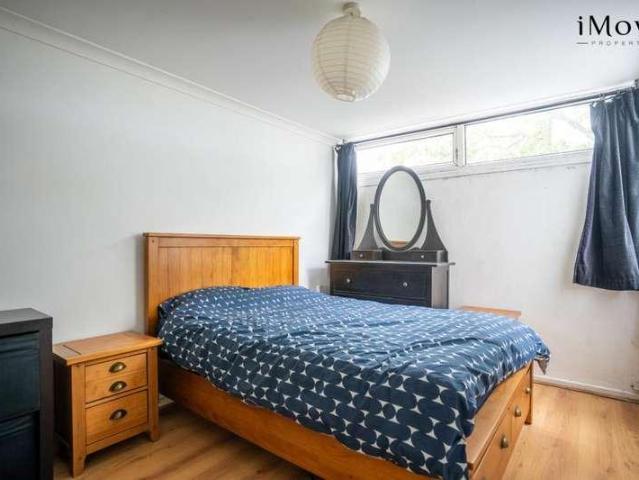 Flat for sale in London Borough of Croydon, South Norwood