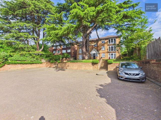 Flat for sale in Batchworth