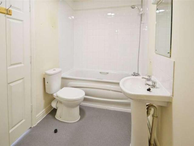 Flat for sale in Walton, Eastbridge