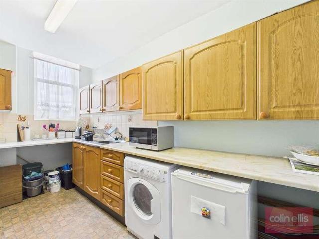Flat for sale in South Cliff, Kepwick