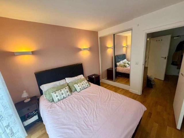 Flat for sale in London Borough of Ealing, Greater London