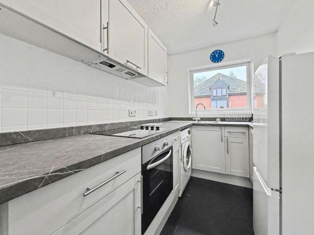 Flat for sale in Sherwood, Sandown Park