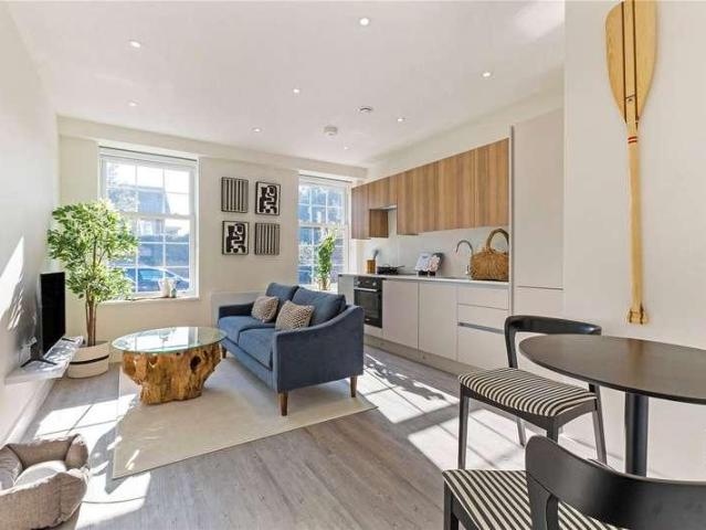 Flat for sale in Marlow