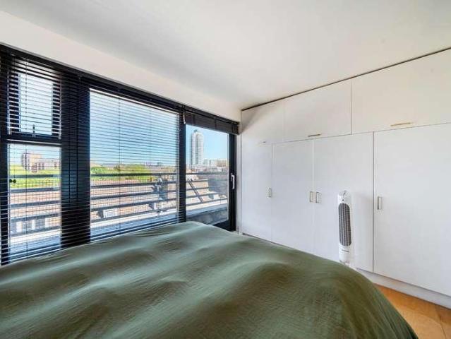Flat for sale in London Borough of Lewisham, Deptford
