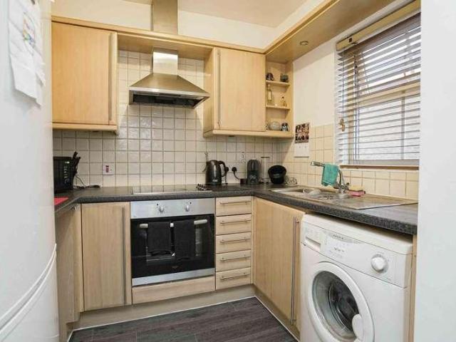 Flat for sale in Charlton, Greater London