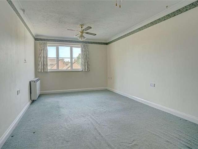 Flat for sale in Lakeside, Rodbourne