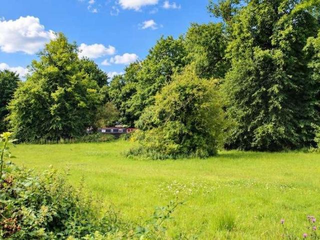 Flat for sale in The Image, Pouchen End