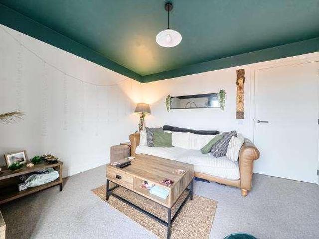 Flat for sale in Enborne, West Berkshire