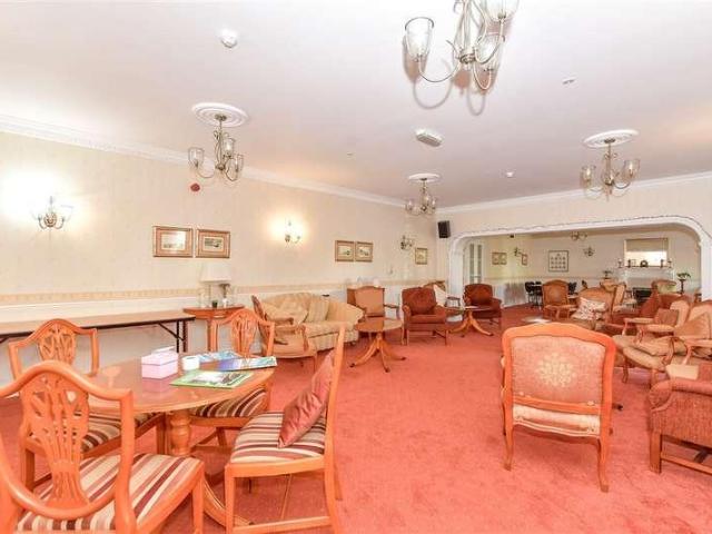 Flat for sale in Oxenden, The Bridge