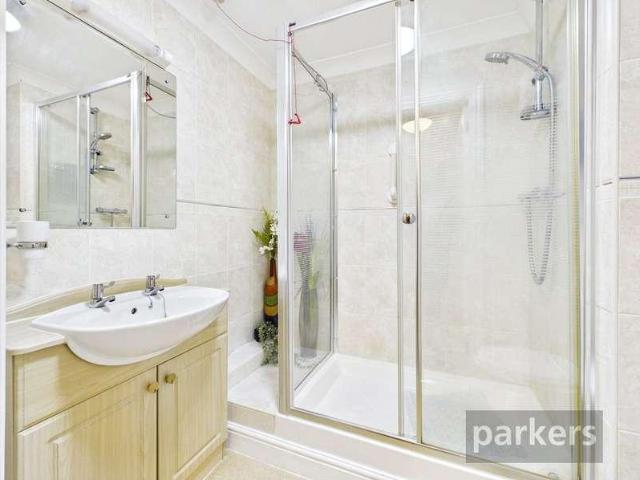 Flat for sale in Black Bourton, Oxfordshire