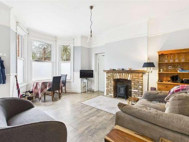 Flat for sale in Horsell, Woking