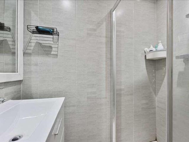 Flat for sale in Streatham, Greater London