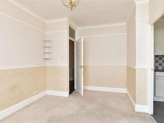 Flat for sale in Round Hill, Brighton & Hove