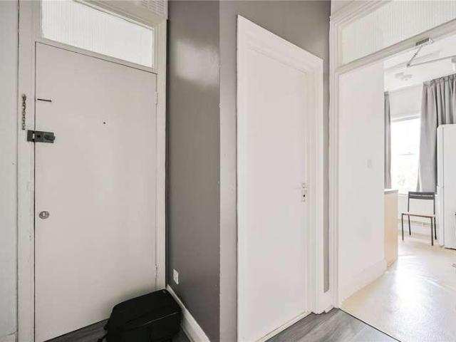 Flat for sale in Islington, Greater London