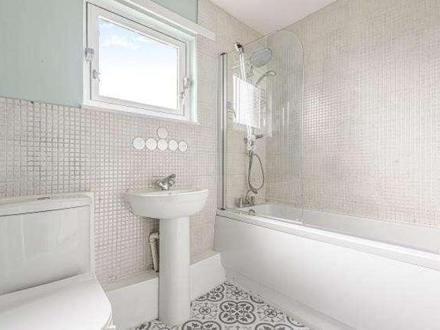 Flat for sale in Archway, Greater London