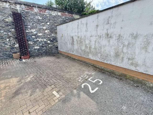 Flat for sale in Pennycomequick, Mount Wise