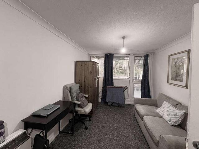 Flat for sale in Arbury, Cambridgeshire