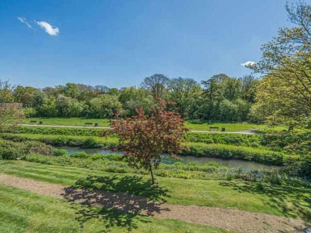 Flat for sale in Fairfield, Fole
