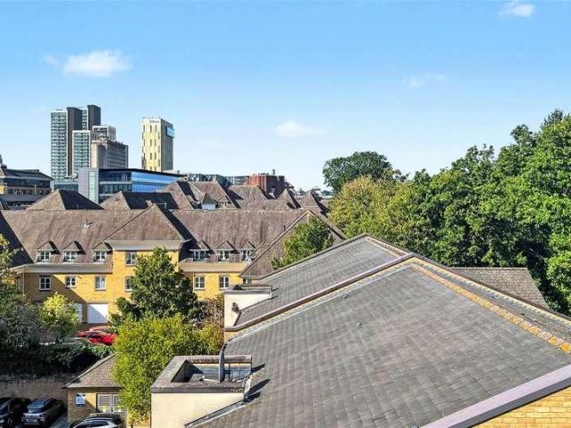 Flat for sale in Horsell, Woking